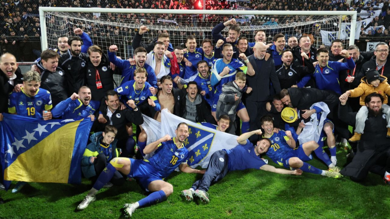 Kutukan Berlanjut! Italia Kembali Gagal Lolos ke Piala Dunia Usai Disingkirkan Bosnia dengan Cara Menyakitkan
            - galeri foto