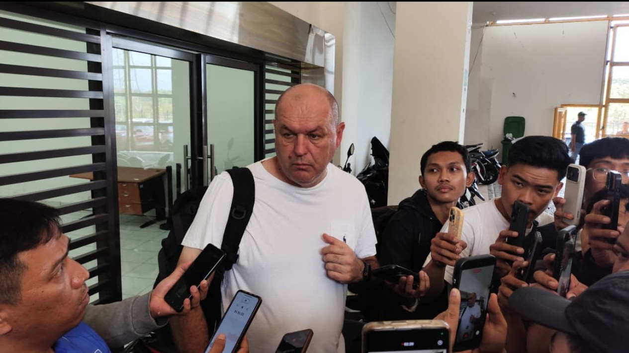 Persib Antisipasi Kebangkitan Semen Padang, Posisi di Klasemen Bukan Jaminan
            - galeri foto