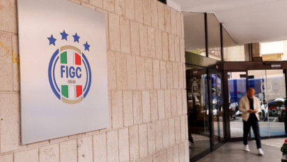 Tiga Kali Gagal ke Piala Dunia, Publik Italia Murka! Kantor FIGC Jadi Sasaran Lemparan Telur