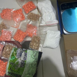 Perantara Pengedar Narkoba Diringkus di Terminal Senen, Barang Bukti 1 kg Sabu dan 1.694 Butir Ekstasi Disita