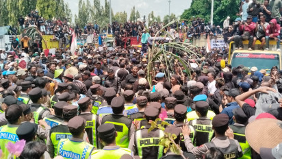 Ribuan Petani Tebu di Blora Gelar Aksi Unjuk Rasa,  Tuntut  Bulog Segera Perbaiki Pabrik GMM