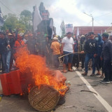 Fasilitas Publik di Indramayu Rusak Usai Aksi Penolakan Proyek Tambak Pemerintah Pusat Ricuh