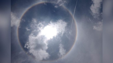 Fenomena Halo Matahari Muncul di Langit Pamekasan Mandura, Jadi Pertanda Datangnya Cuaca Ekstrem
