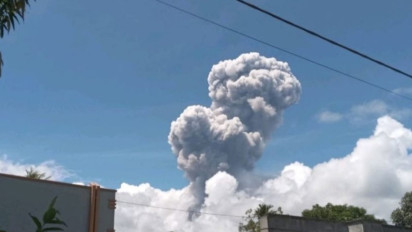 Gunung Dukono Erupsi, Ketinggian Abu Terpantau hingga 1.500 Meter
