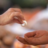 Uang DP Dinyatakan Hangus Akibat Gagal Bayar Cicilan, Bagaimana Hukumnya dalam Agama Islam?