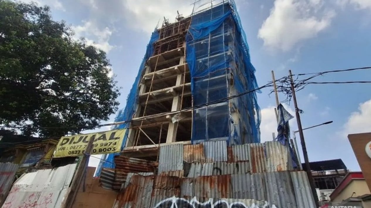 Empat Pekerja Proyek Tewas Gara-Gara Hirup Gas di Jalan TB Simatupang, Polisi Lakukan Olah TKP
            - galeri foto