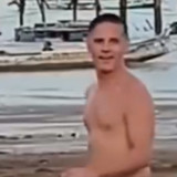 Sambil Bertelanjang Dada, John Herdman Terpantau Asik Main Bola Bareng Masyarakat di Lombok usai Memimpin Timnas Indonesia di FIFA Series 2026