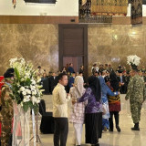 Pilu, Tangis Keluarga Pecah saat Peti Tiga Prajurit TNI yang Gugur di Lebanon Tiba di Tanah Air