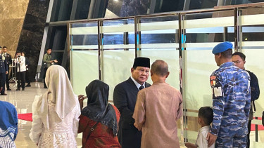 Prabowo Hadiri Upacara Persemayaman Jenazah Tiga Prajurit TNI yang Gugur di Lebanon, Beri Penghormatan Terakhir