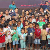 Beri Sentuhan Humanis, Satgas Damai Cartenz Hadirkan Keceriaan Anak-anak Papua di Momen Paskah