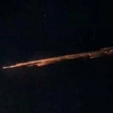 Warga Lampung Kaget, Benda Bercahaya Bak Roket Melintas di Langit Malam Hari