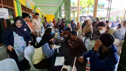 Warga Kedungrejo Manfaatkan Program Pemeriksaan Kesehatan Gratis