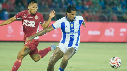 Brace Ramon Tanque Kukuhkan Kemenangan Persib Bandung dari Semen Padang