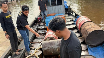 Polda Riau Bongkar Penyelewengan 10 Ribu Liter Lebih BBM Subsidi, 4 Tersangka Diamankan