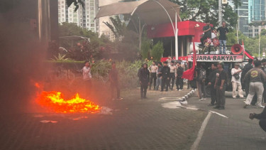 Demo di KPK, Massa Desak KPK dan DPR RI Lakukan Investigasi Impor Mobil Pikap untuk KDMP