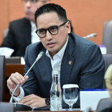 Harga Plastik Melonjak, DPR Desak Kemendag Turun Tangan Lindungi UMKM