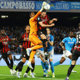 Perebutan Scudetto Meluas! AC Milan Gagal Bangkit, Napoli Curangi Kemenangan di Menit Akhir