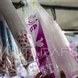 Soal Harga Plastik Naik, Gubernur DKI Pramono: Di Luar Kontrol Kami
