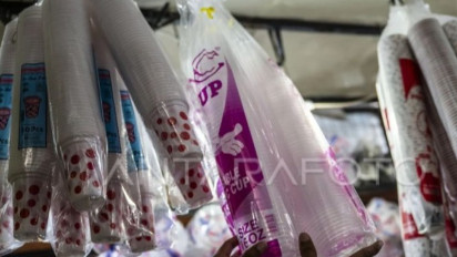 Soal Harga Plastik Naik, Gubernur DKI Pramono: Di Luar Kontrol Kami