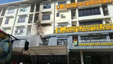 Polres Metro Jakarta Barat Kebakaran, 13 Mobil Damkar Dikerahkan