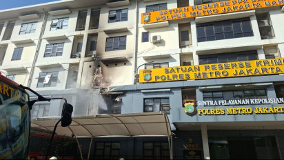 Polres Metro Jakarta Barat Kebakaran, 13 Mobil Damkar Dikerahkan