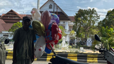 Kisah Haru Makkarawa, Kakek Penjual Balon yang Sering Memberi Gratis untuk Anak-anak