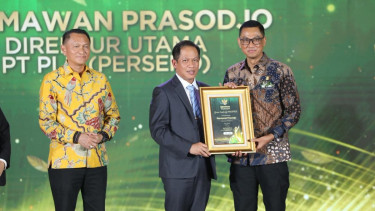 Dirut PLN Darmawan Prasodjo Raih Green Leadership, PLN Borong 11 PROPER Emas KLH 2025