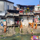 Pemprov DKI Tertibkan 13 Bangunan Liar di Bantaran Kali Krukut, Ungkap Sudah Kirim Surat Peringatan Sebelum Pembongkaran