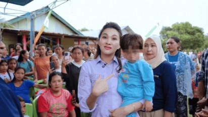 Momen Gubernur Malut Sherly Tjoanda Gendong Anak Stunting Viral, Tawarkan Segera Dirawat: Dia Harus Normal!