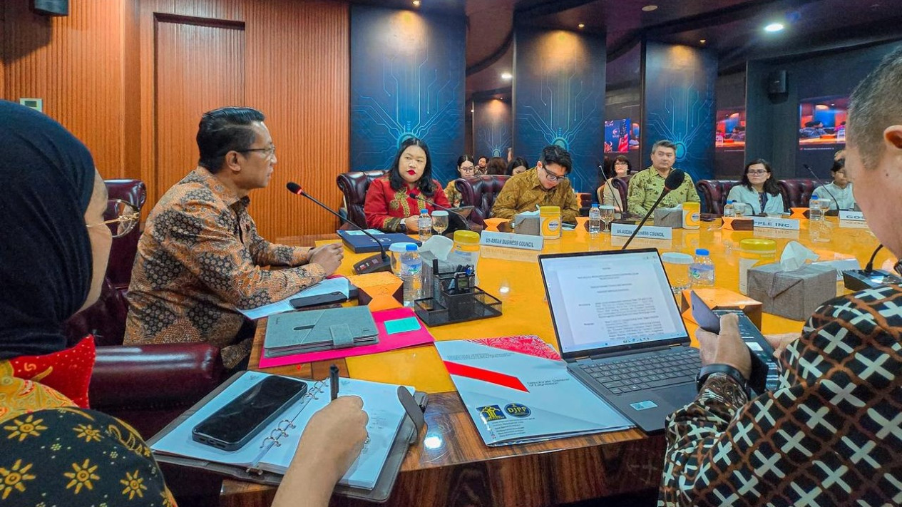 Bertemu Menteri Hukum, Platform Digital Berkomitmen Mendukung Aturan Pemerintah terkait Perlindungan Anak
            - galeri foto
