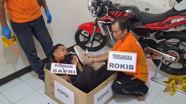Rekontruksi Pembunuhan Disertai Mutilasi dan Perampokan di Brebes, Pelaku Peragakan 23 Adegan