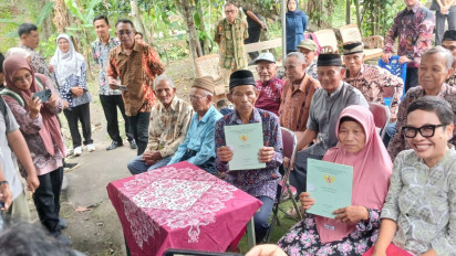 Akhir Manis Perjuangan Mbah Tupon Korban Mafia Tanah di Bantul, Dua Sertifikatnya Kembali ke Tangan