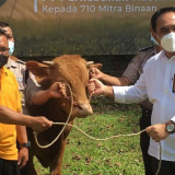 Upaya Tekan Kemiskinan, PTPN I Regional 5 Salurkan Bantuan dan Modal Rp30,43 Miliar