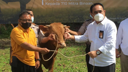 Upaya Tekan Kemiskinan, PTPN I Regional 5 Salurkan Bantuan dan Modal Rp30,43 Miliar