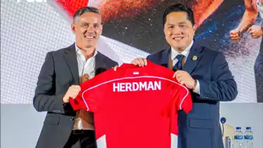 Diajak Joging Pelatih Timnas Indonesia John Herdman, Ketum PSSI Erick Thohir: Kita Nggak Kuat