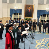 Resmi Dilantik Sebagai Hakim Konstitusi Gantikan Anwar Usman, Liliek Prisbawano: Demi Allah Saya Bersumpah akan Penuhi Kewajiban