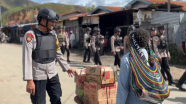 Lakukan Pendekatan Humanis ke Masyarakat, Plt Kapolres Dogiyai Pantau Pemulihan Kamtibmas