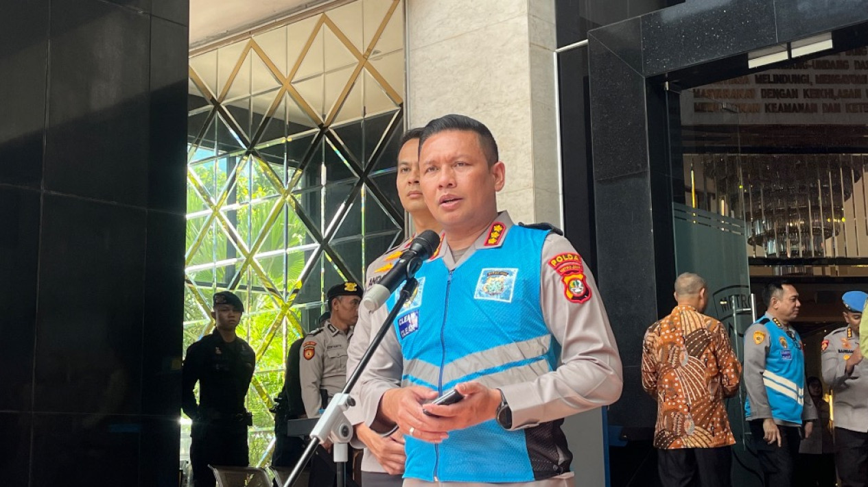 Polda Metro Tegaskan Tak Terapkan WFH Setiap Jumat: Pelayanan Tetap Berjalan
            - galeri foto
