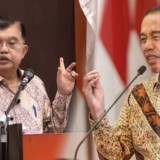 Jokowi Lontarkan Respons Menohok ke Jusuf Kalla soal Tunjukkan Ijazah Asli: Kebalik-balik Itu