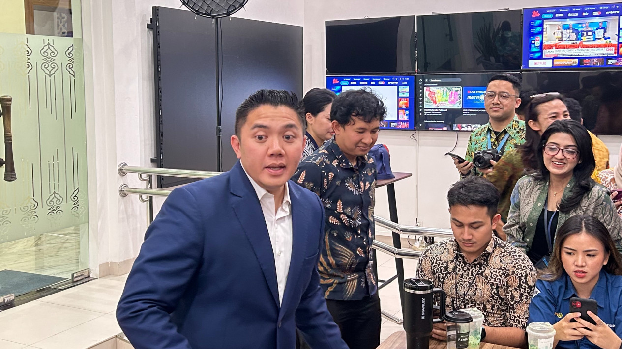 Di Tengah Gejolak Global, Istana Klaim Ekonomi RI Tetap Tangguh dan Daya Beli Aman, BBM Tak Naik
            - galeri foto