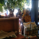 Warga Keluhkan Mekanisme Penyaluran Bansos di Barombong