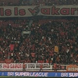 The Jakmania Beri Sindiran Keras ke Para Pemain Persija Jakarta yang Kerap Kena Kartu Merah saat Laga Kontra Persebaya