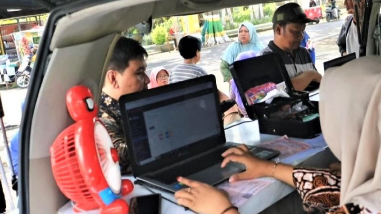 Sasar Pembayaran PBB, Pemkot Madiun Gulirkan Layanan Pajak Keliling
            - galeri foto