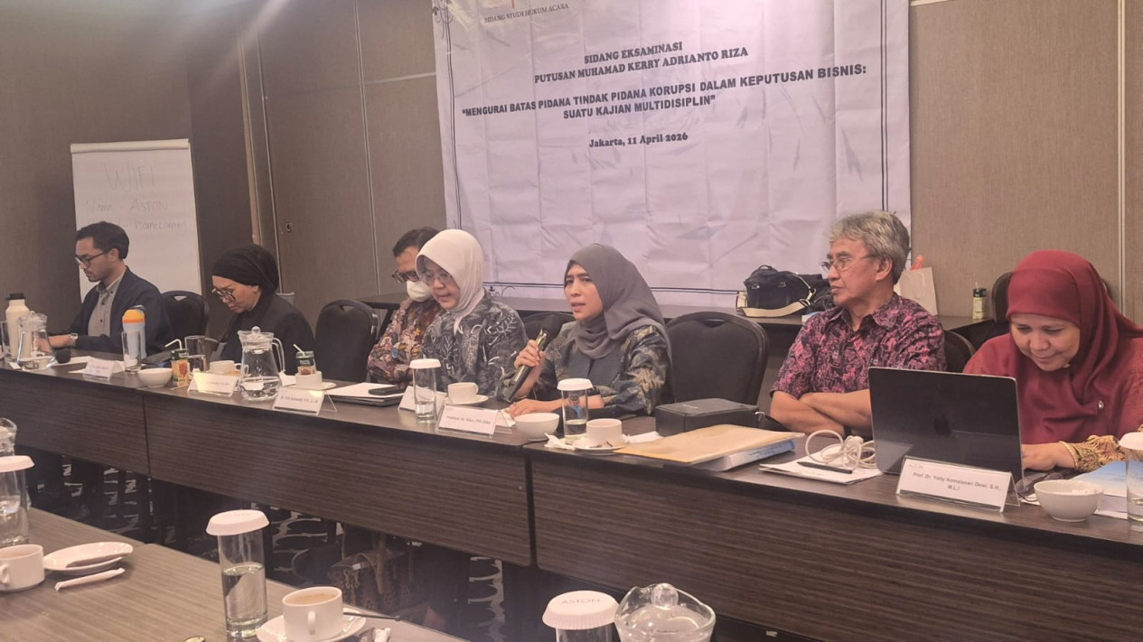 Hasil Eksaminasi, FHUI : Dakwaan Tekanan Riza Chalid Tidak Didukung Bukti Persidangan
            - galeri foto