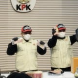 Sepatu Louis Vuitton Bupati Tulungagung Disita KPK