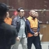 Gatut Kenakan Rompi Tahanan KPK, Bupati Tulungagung Mengucapkan Permohanan Maaf