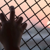 Menguak Tabir, Seorang Ayah Sekap Bocah 9 Tahun 1,5 Tahun di Mobil Boks