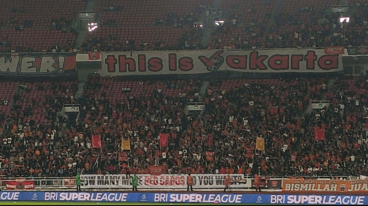 Mauricio Souza Beri Respons Usai Dapat Kritik The Jakmania karena Pemain Persija Sering Kartu Merah
            - galeri foto