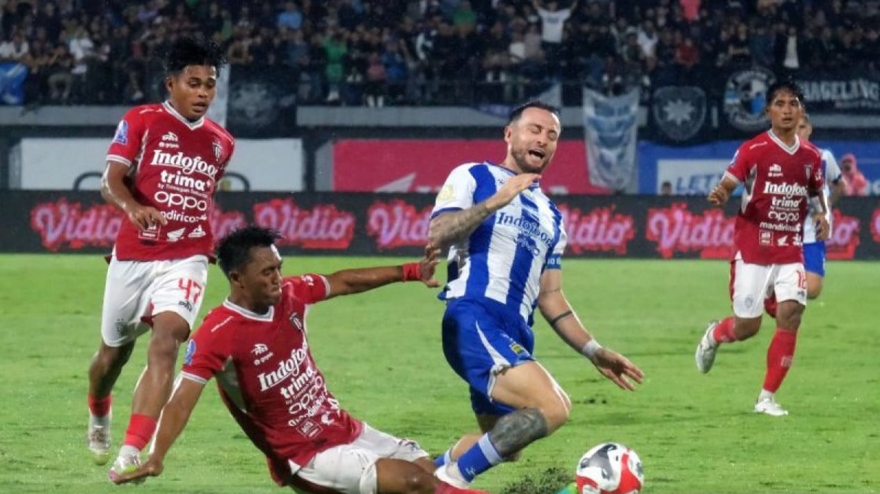 Prediksi Skor Persib Bandung vs Bali United di Super League 12 April 2026
            - galeri foto