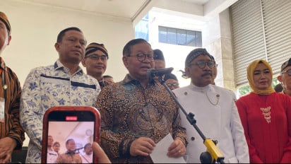 Harga Plastik Naik, Pramono Usul Balik ke Cara Tradisional: Pakai Bungkus Daun Pisang